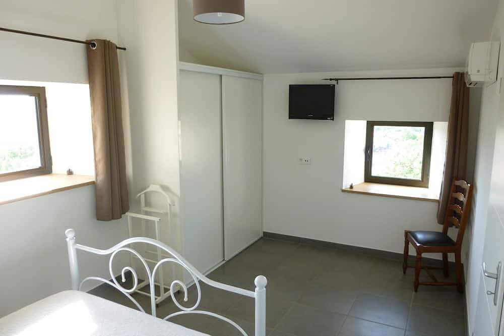 Foto 3 von 26: Freistehendes Steinhaus, tolle Aussicht, 10 Minuten vom Fluss, privater Pool