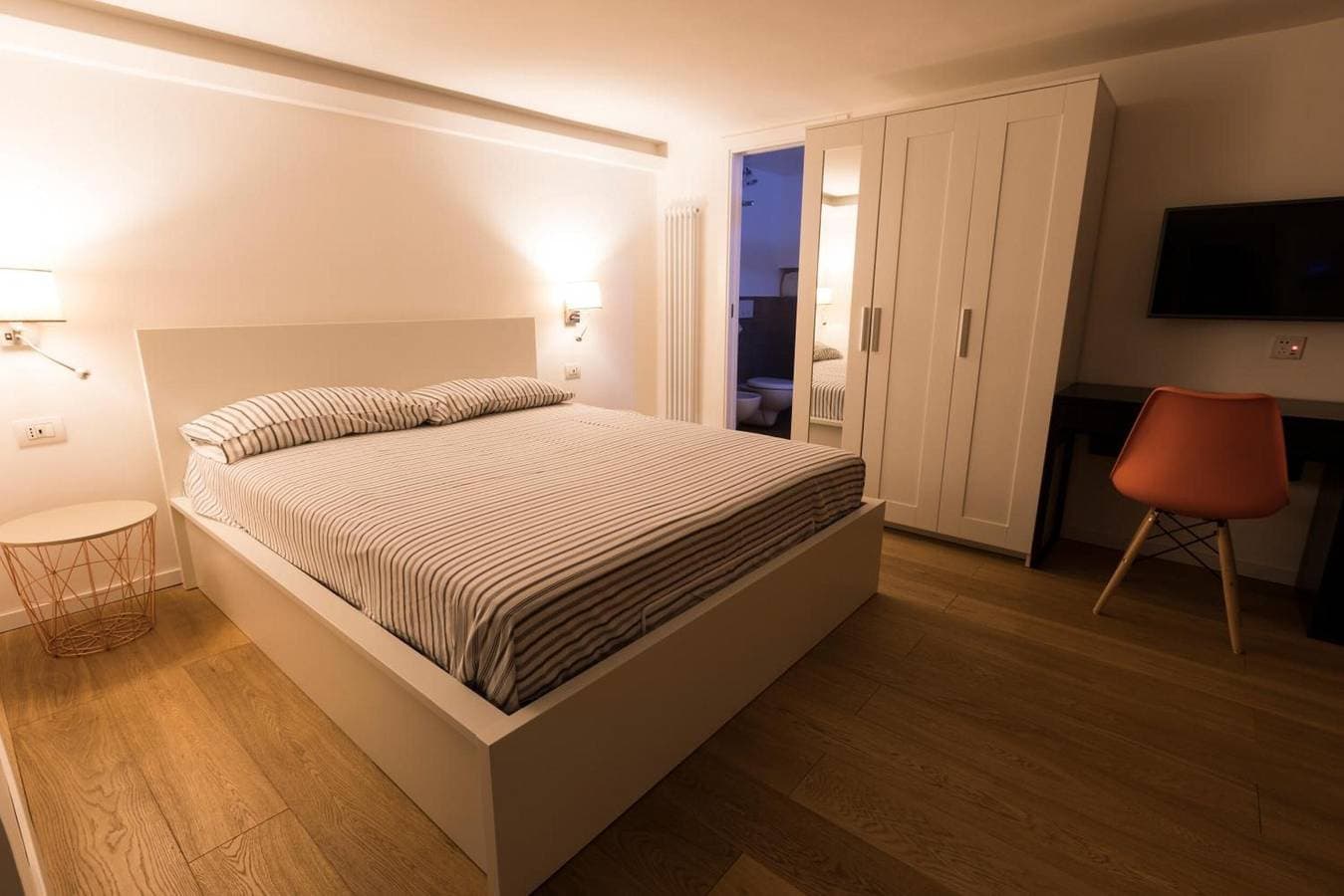 Foto 2 von 14: Apartment 'Fabrizio Ai Gradoni Di Chiaia' mit Balkon, WLAN und Klimaanlage