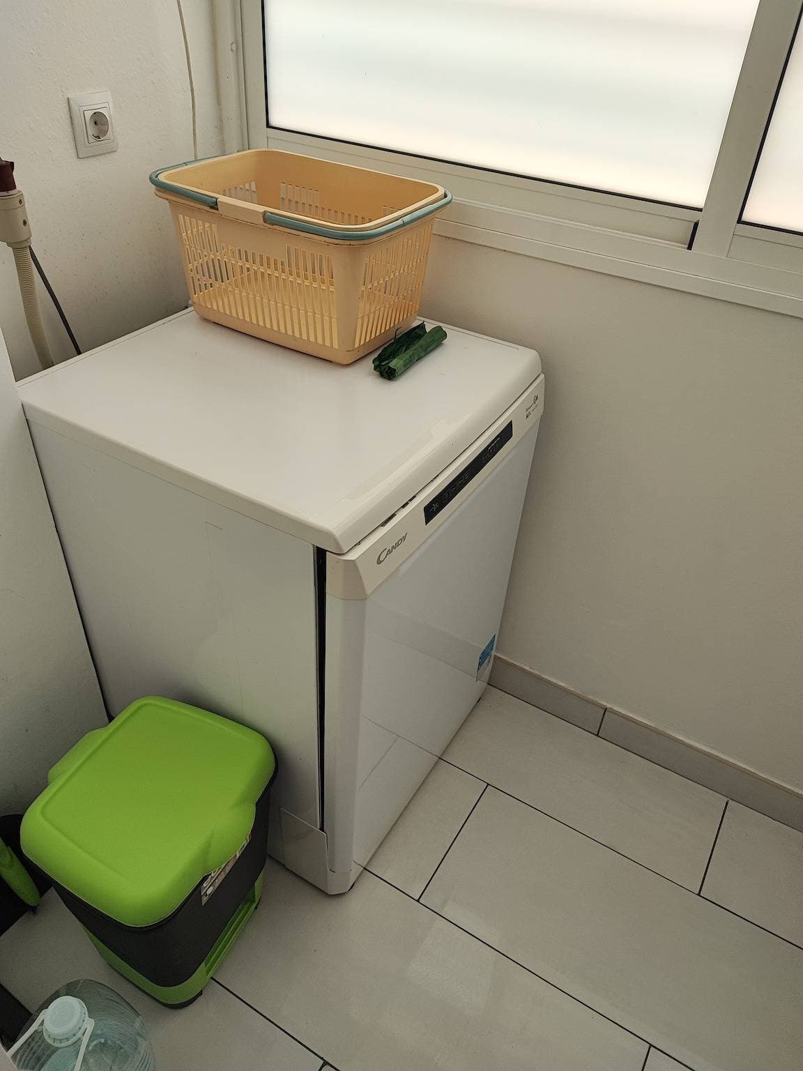 Foto 6 von 16: Ferienwohnung 'Exelsior' mit Meerblick, Gemeinschaftspool und WLAN