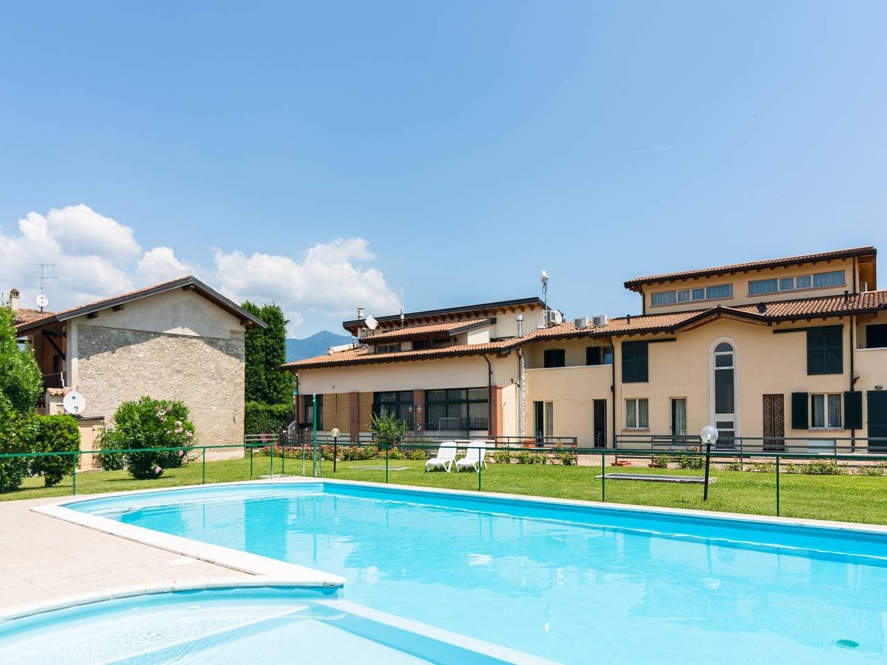 Foto 4 von 77: Wohnung in Salò mit Pool und Olivenhainen