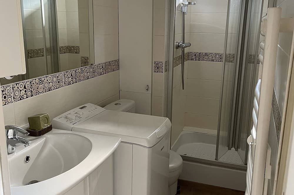 Foto 3 von 30: Studio 21m²- 2* - city center- wifi - balcony - private parking - linen included