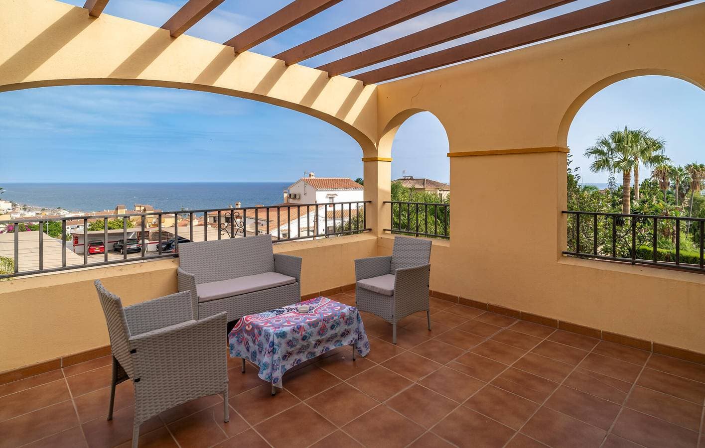 Foto 4 von 32: Apartment mit Meerblick, Pool und Küche, 700m zum Strand
