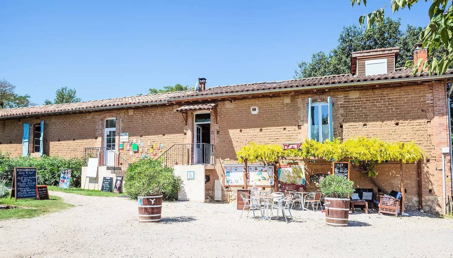 Foto 6 von 44: Chalet Pmr Komfort 1 Zimmer klimatisierter - 35m2+überdachte Terrasse von 14m2 - Haushalt Inklusive* 4 Personen