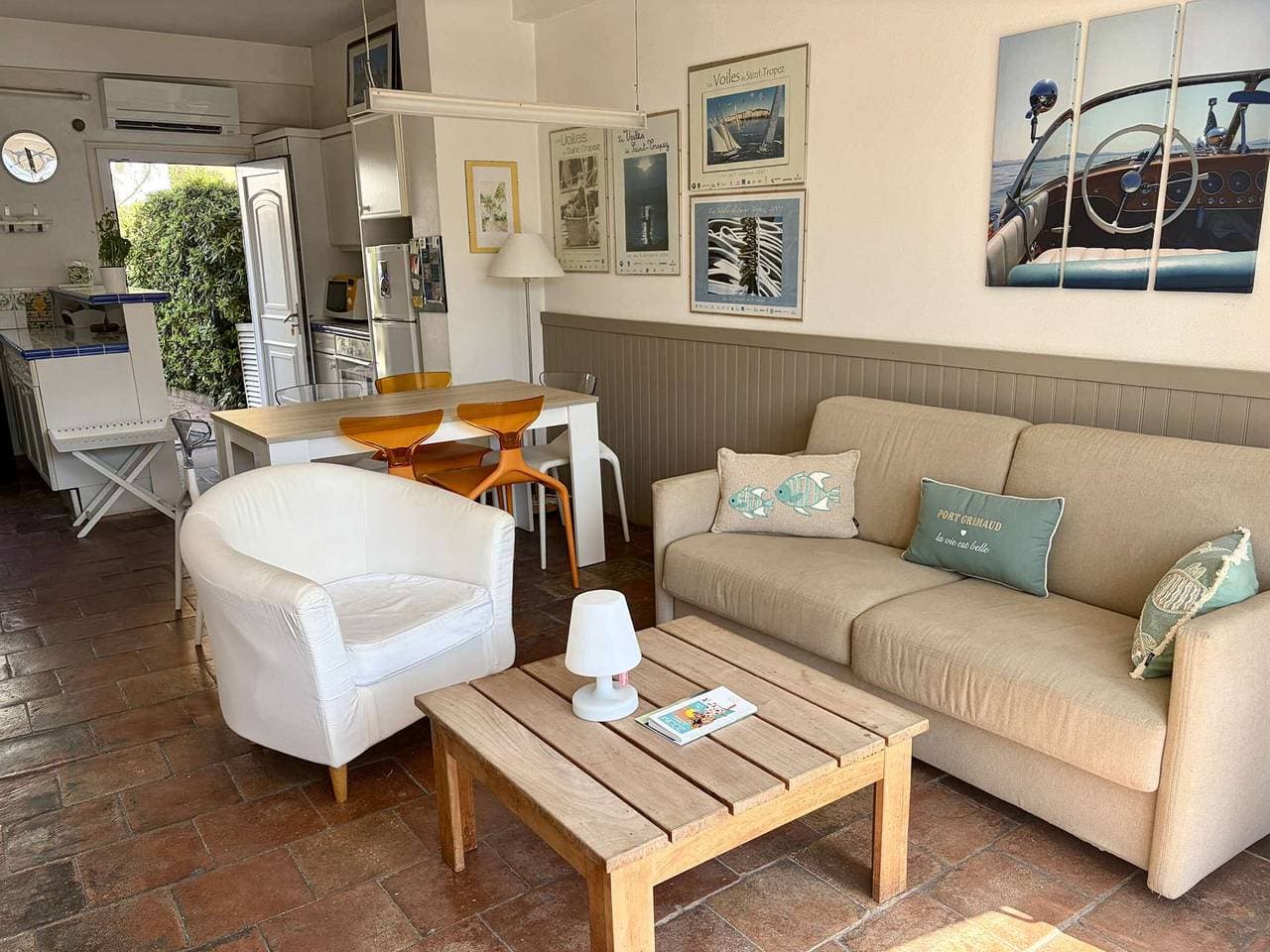 Foto 7 von 21: Haus mit Klimaanlage und WLAN, eigener Liegeplatz nahe am Strand