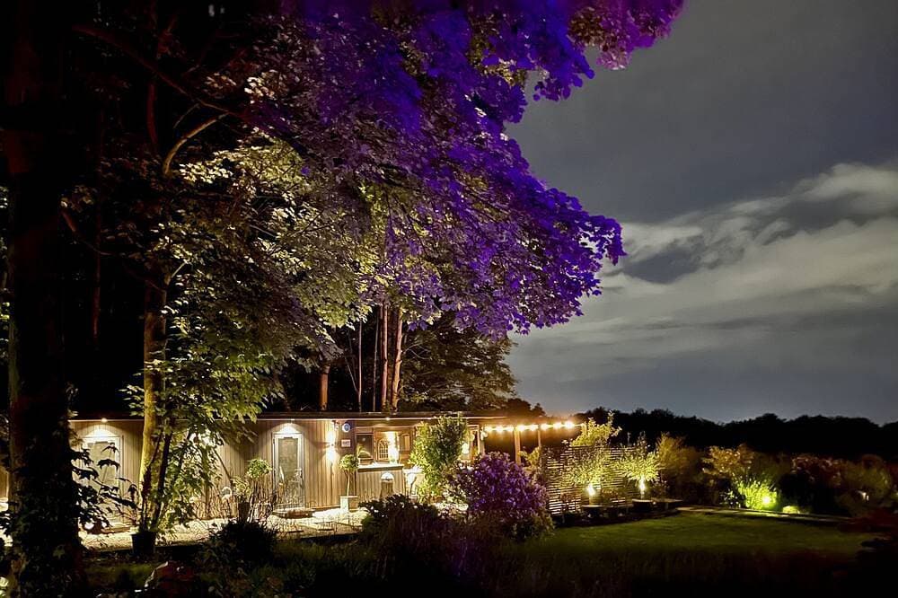 Foto 12 von 17: Luxury Lodge close to Clifton Suspension Bridge, hot tub. Sleeps 2 people.