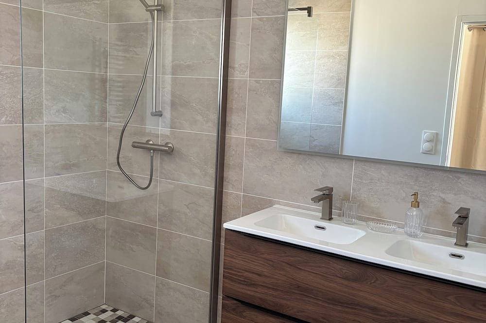 Foto 6 von 30: Beach house, new house with sea view