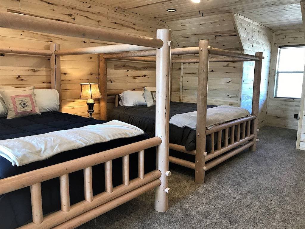 Foto 9 von 37: Cozy Cabin with wrap around porch