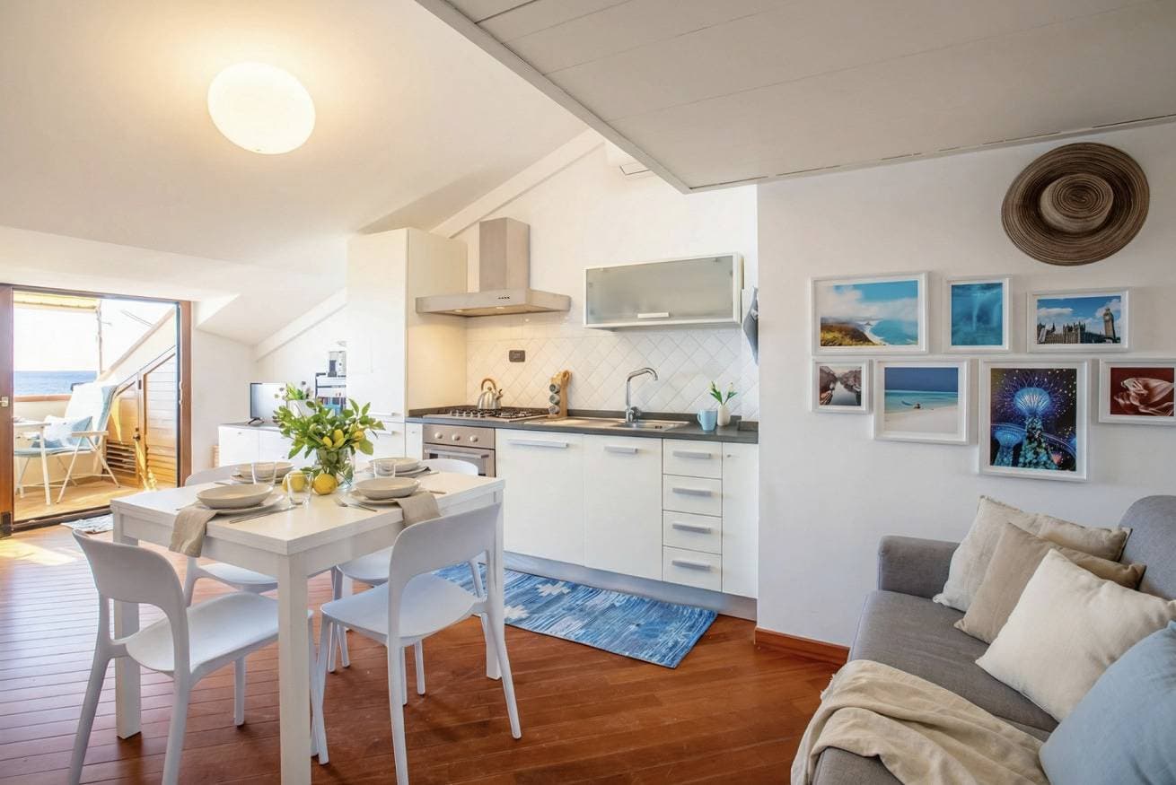 Foto 11 von 50: Ferienwohnung für 4 Personen mit Meerblick