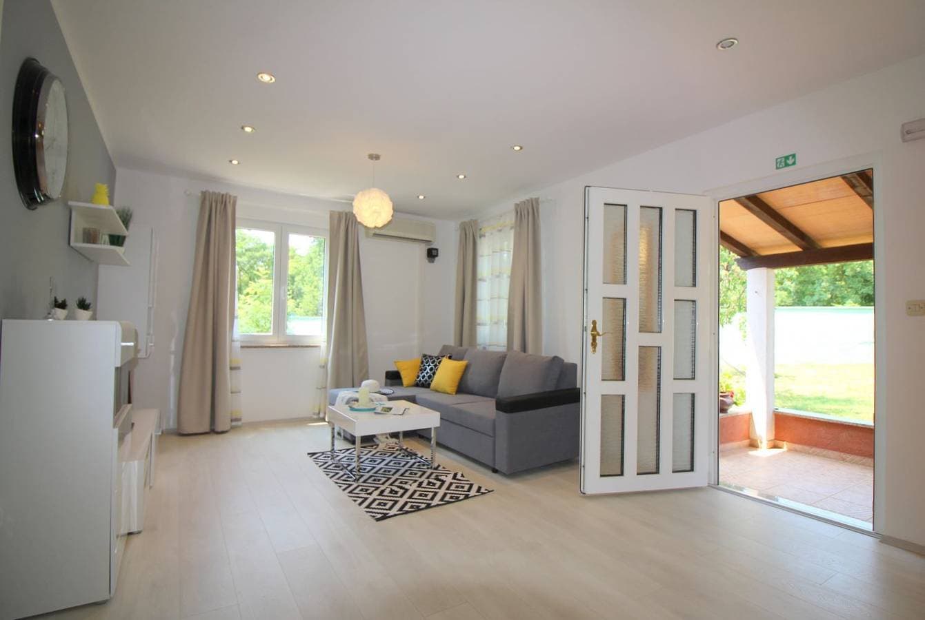 Foto 9 von 35: Besonderes Apartment mit Pool, Babybett, Garten, Grill, Kinderspielplatz, Parkplatz
