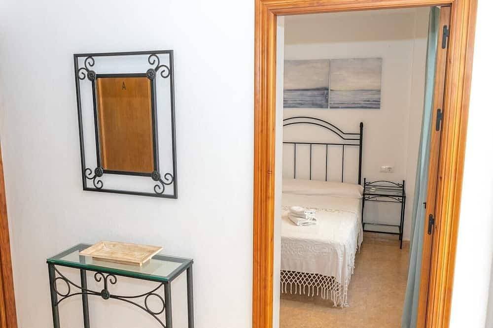 Foto 3 von 12: Loft with Andalusian Patio, 5 min from the beach and in the historic centre.