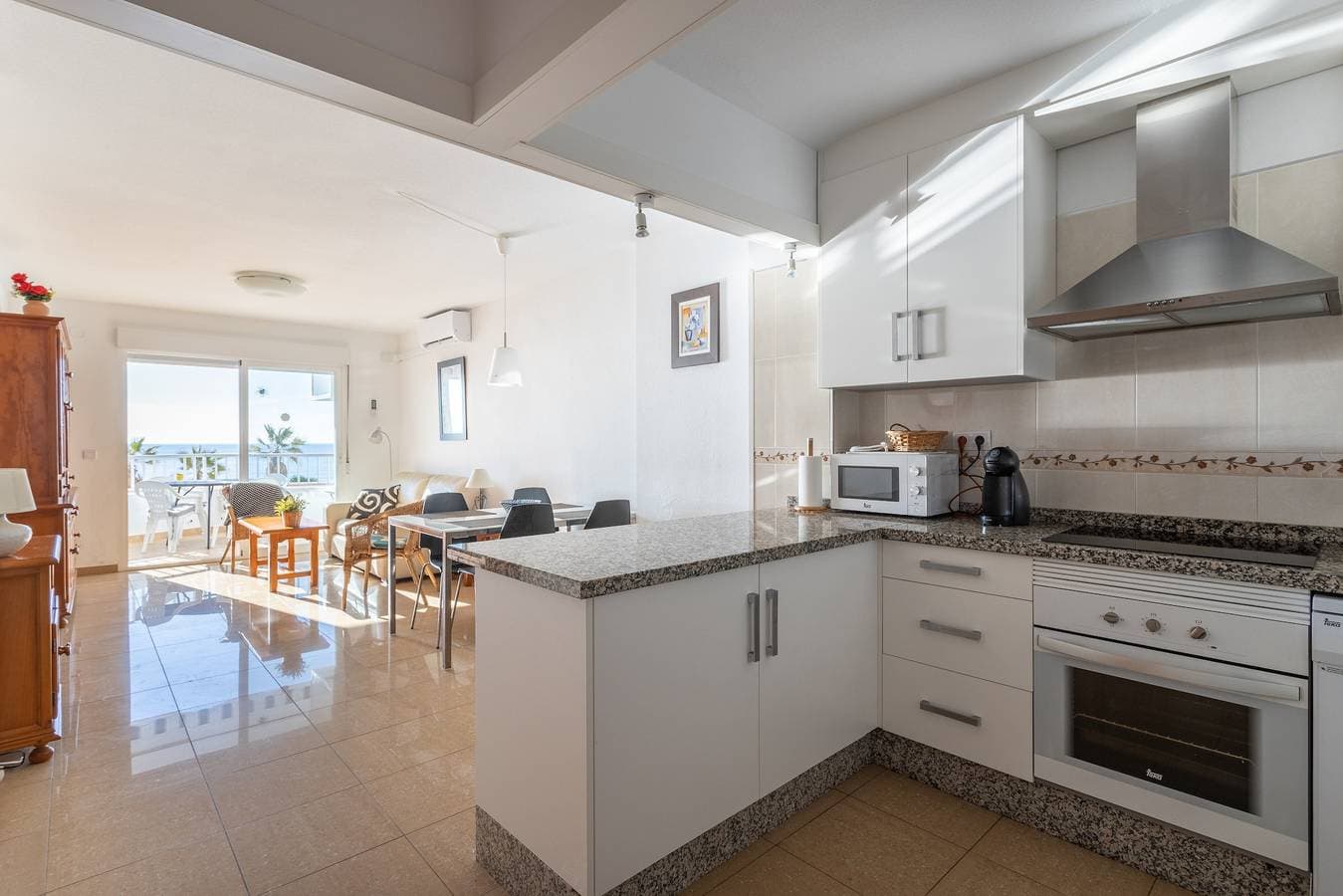 Foto 8 von 20: Ferienwohnung am Meer mit Gemeinschaftspool & WLAN direkt am Strand