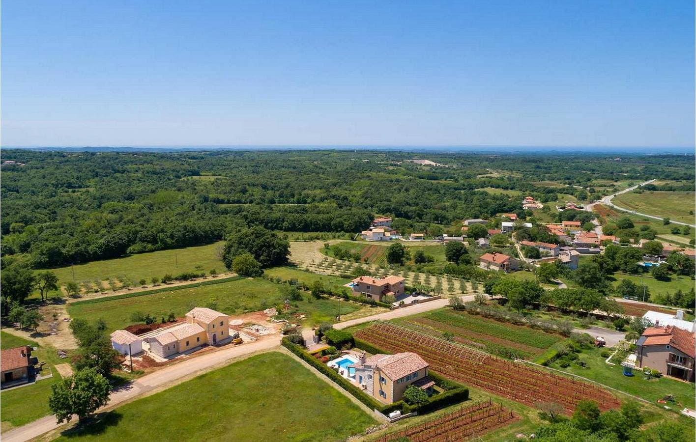 Foto 2 von 44: Modernes Apartment mit 1 Schlafzimmer, Pool und Terrasse – 400 m vom Stadtzentrum entfernt