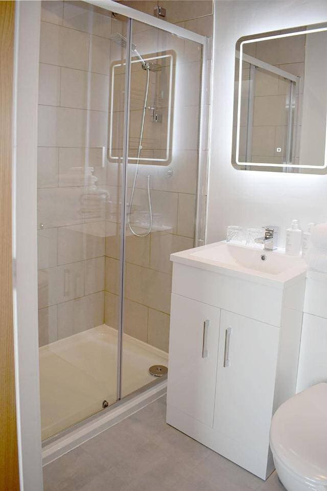 Foto 8 von 22: Double Room with Private Bathroom