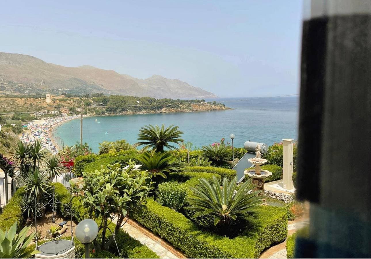 Foto 7 von 34: Ferienwohnung 'Casa Rossa' mit Meerblick, Veranda und WLAN