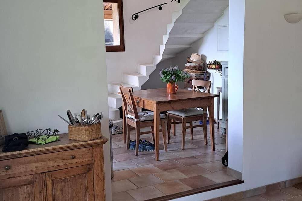 Foto 9 von 30: Schönes Einfamilienhaus mit Pool, absoluter Privatsphäre und Blick auf den Lubero