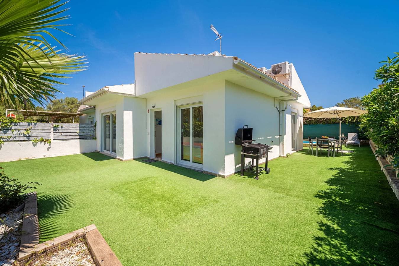 Foto 4 von 22: Beach Villa Ribot II