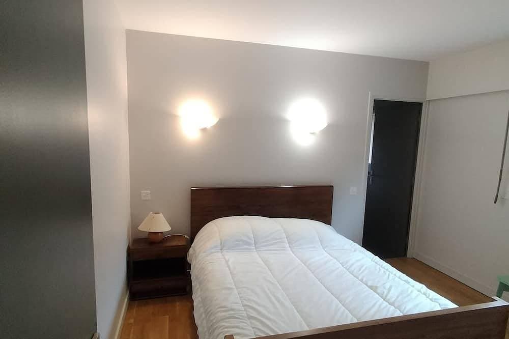 Foto 5 von 28: Luxury apartment with terrace on the shores of Lake Chambon overlooking Sancy