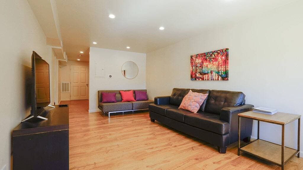 Foto 8 von 20: ★ Neu und modern | Gehe überall hin Parken | Ace Ort ★ 2Bd