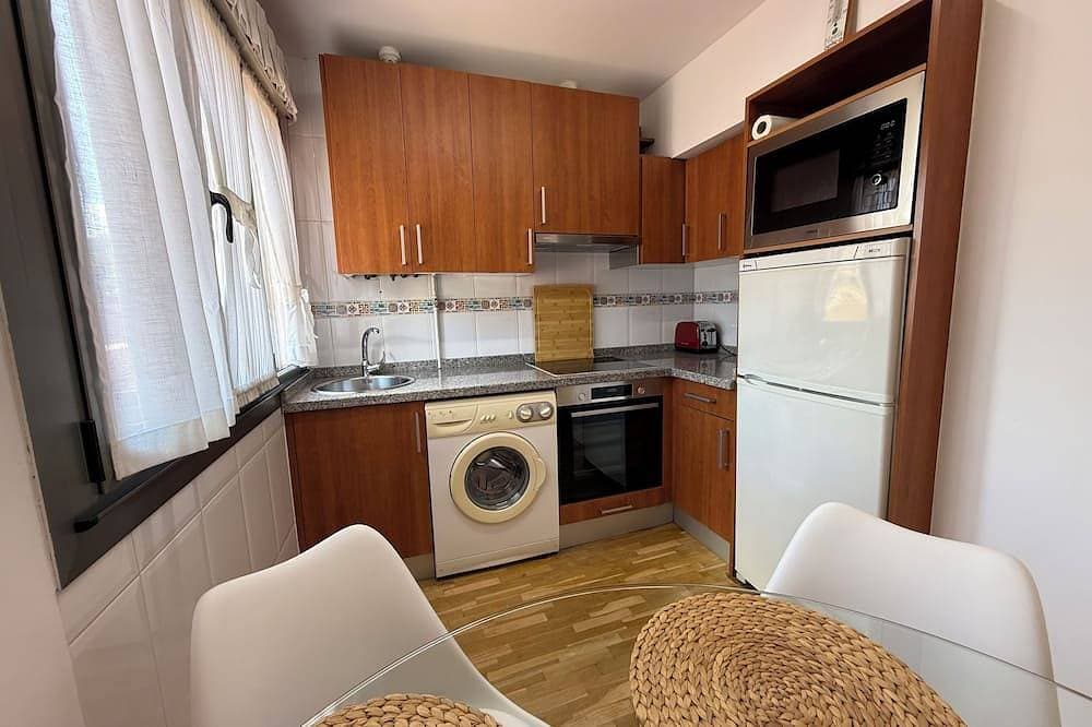 Foto 12 von 20: Hórreo Apartment in downtown Cangas with a terrace and mountain views.