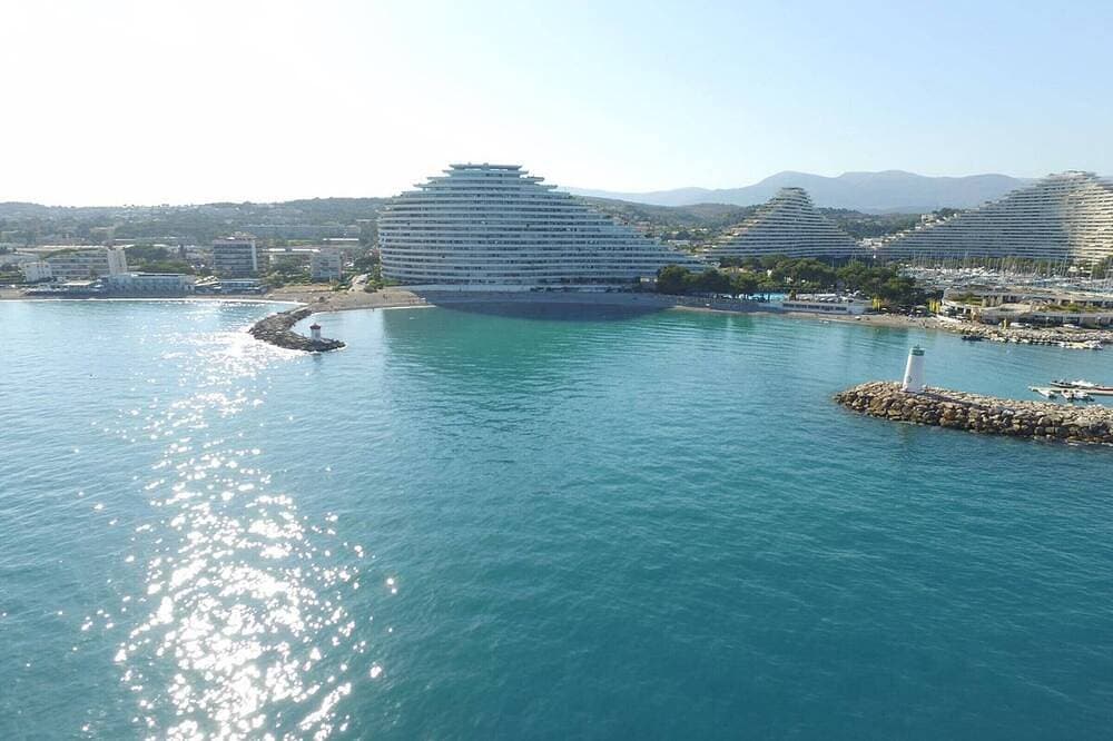 Villeneuve-Loubet: Wohnung mit Terrasse, Klimaanlage und Garage 1