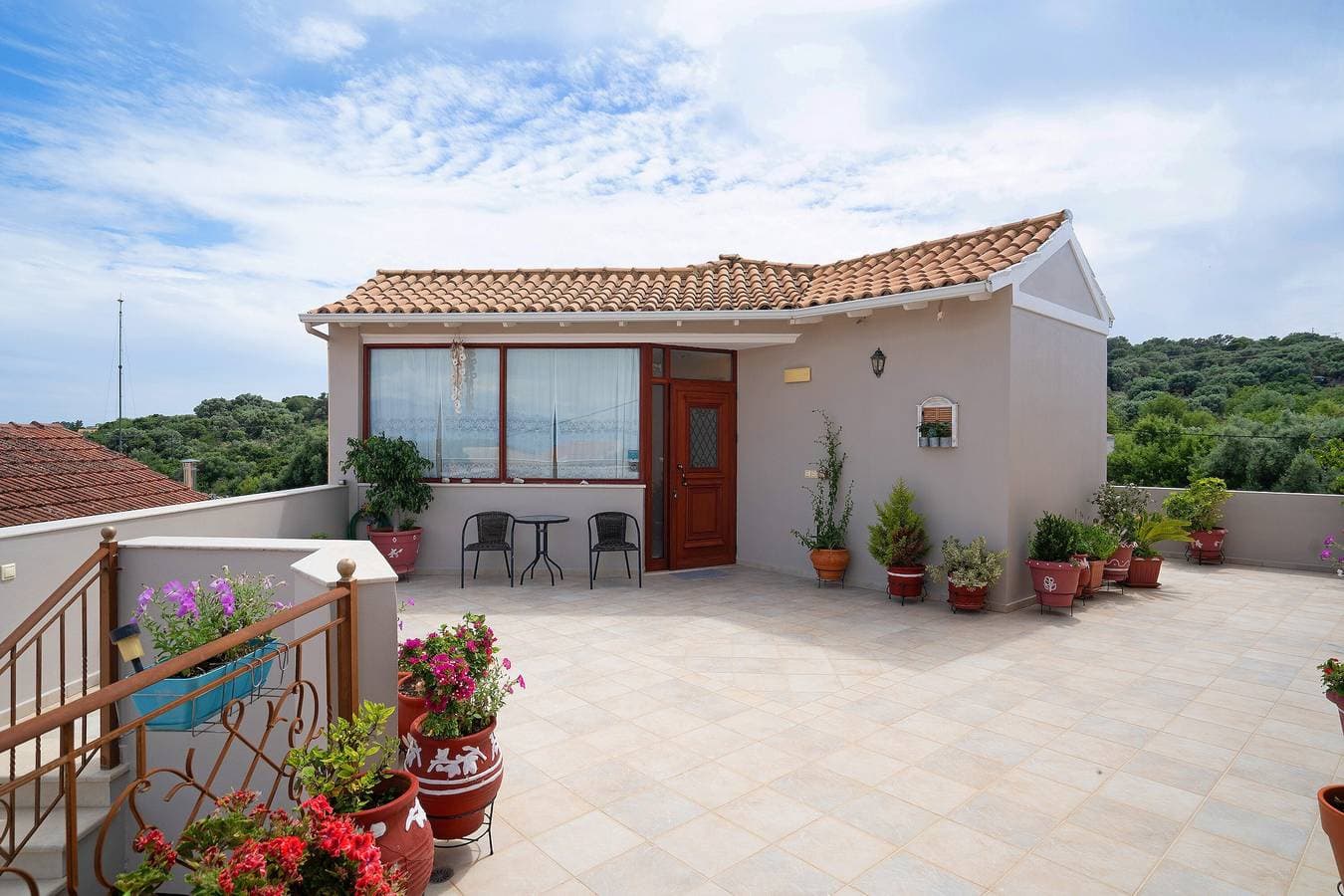 Lakis Apartment 1