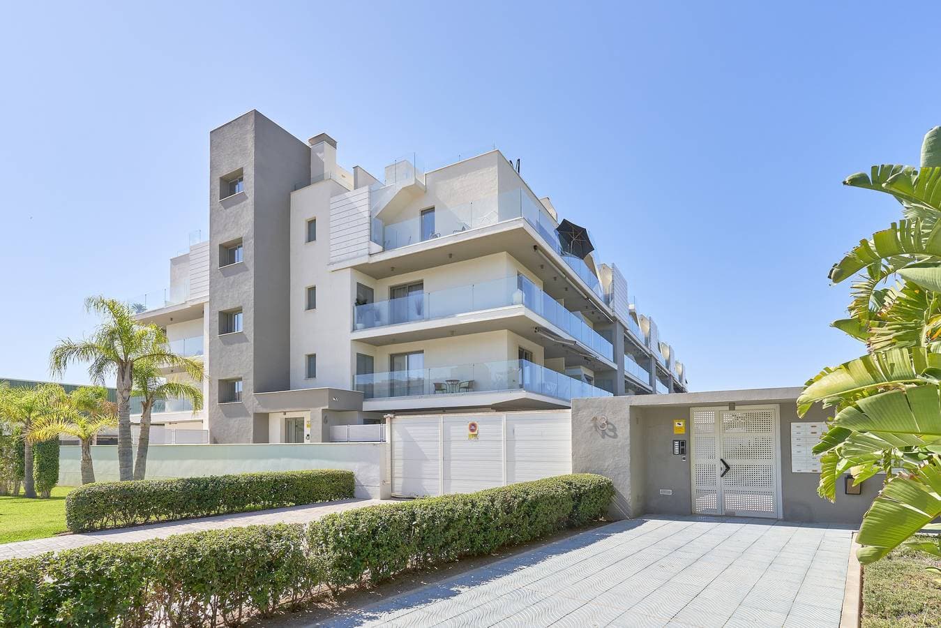 Foto 5 von 37: Ferienwohnung 'Luxuriöses Zweibettzimmer' mit privater Terrasse, WLAN und Klimaanlage