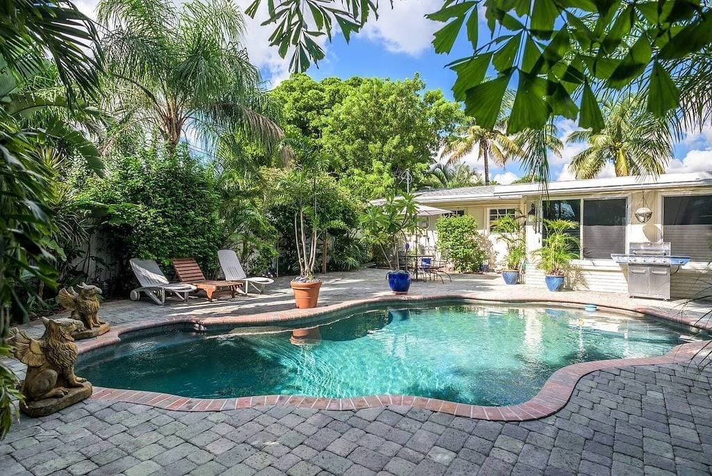 Foto 7 von 19: Ein sauberes, modernes Apartment mit Pool in einem sicheren Viertel von Fort Lauderdale.