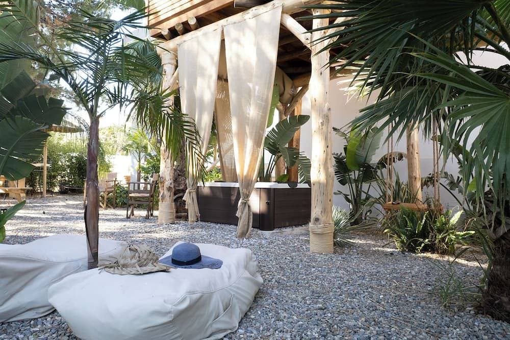 Foto 11 von 27: Zen Tree Suite with Jacuzzi | D Palm Premium Living