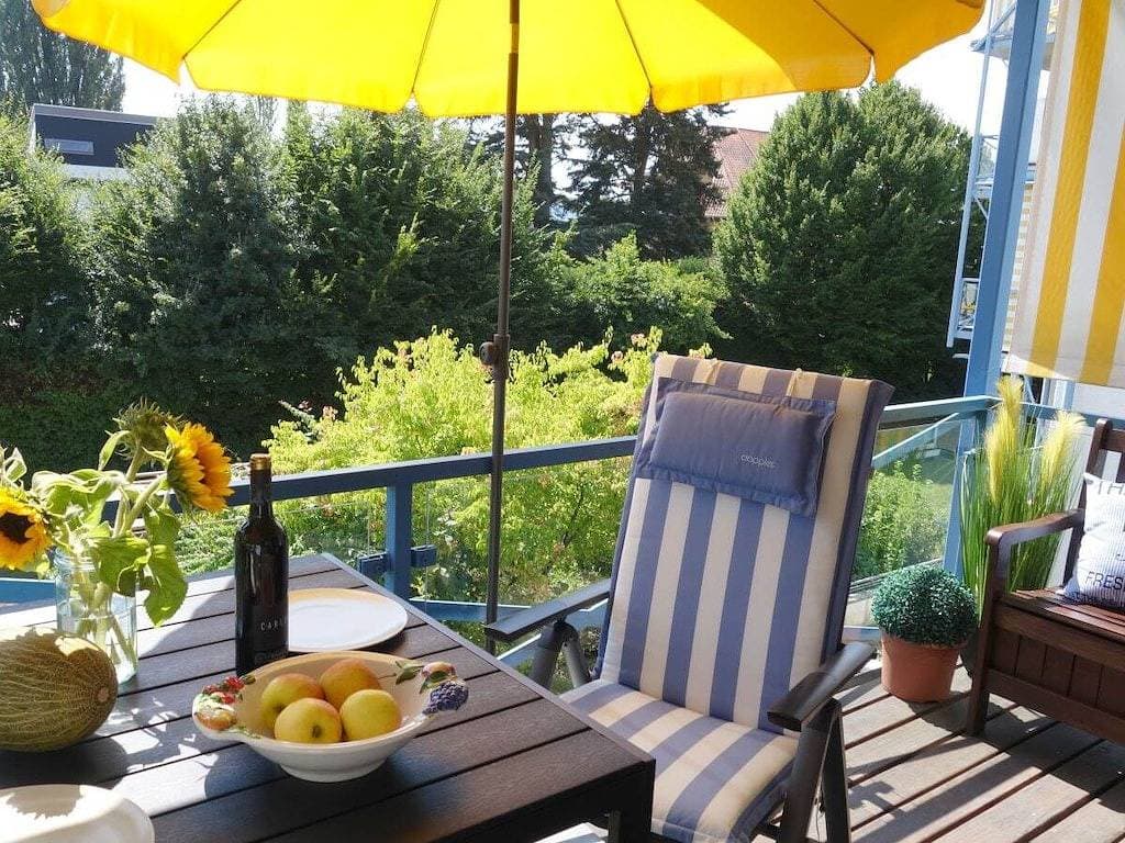 Am Seeufer in der Kurstadt Überlingen 1