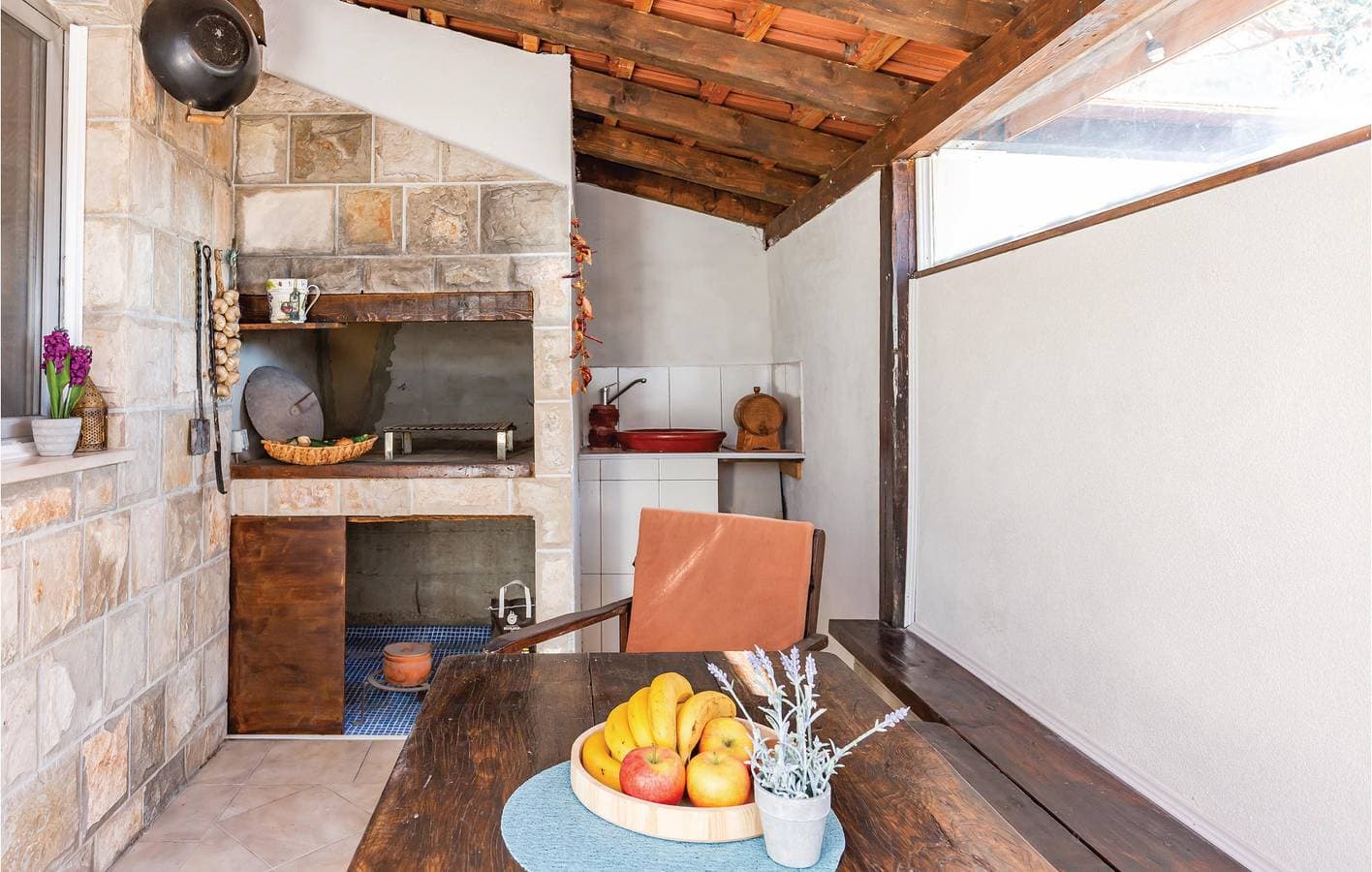 Foto 12 von 29: Gemütliche Ferienwohnung mit Terrasse, WLAN und Parkplatz in der Nähe der Küste von Makarska