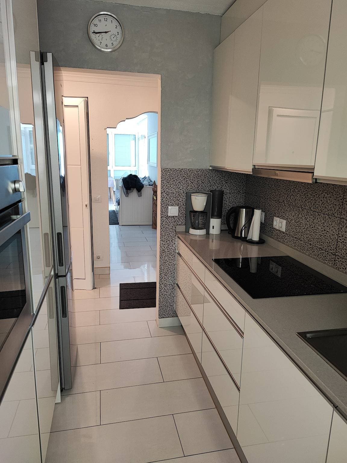 Foto 5 von 16: Ferienwohnung 'Exelsior' mit Meerblick, Gemeinschaftspool und WLAN