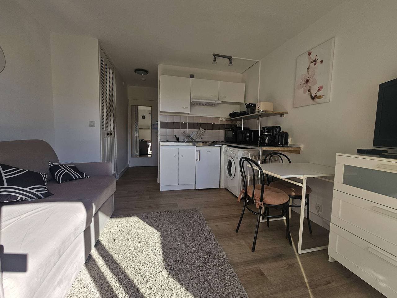 Foto 5 von 12: Gemütliches Studio mit Balkon, südlich ausgerichtet, in Balaruc-les-Bains, Nähe Therme