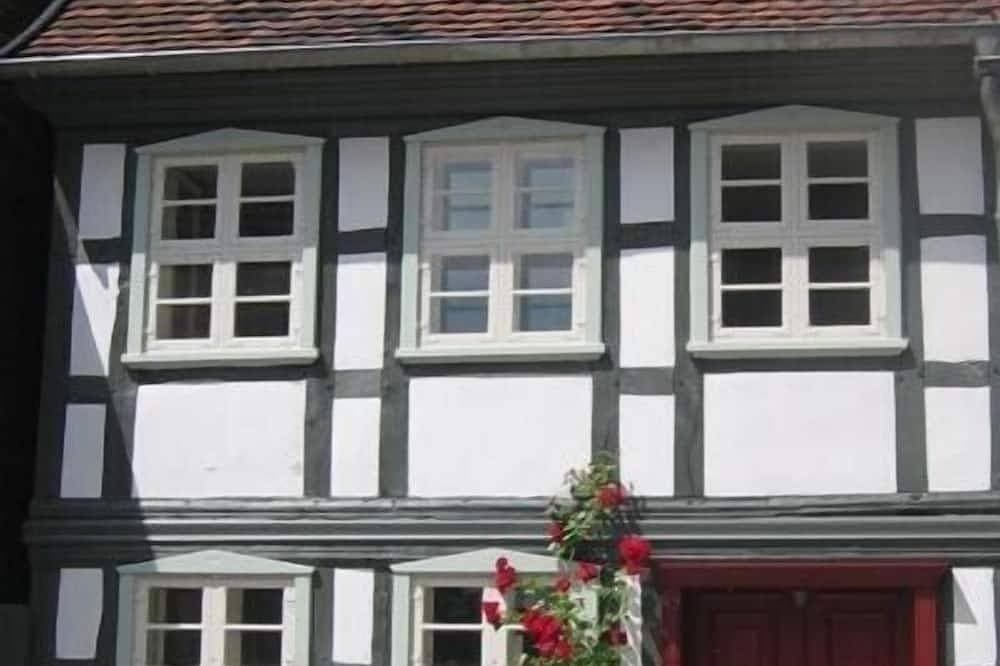 Liebevoll restauriertes Fachwerkhaus in romantischer Innenstadtlage 1