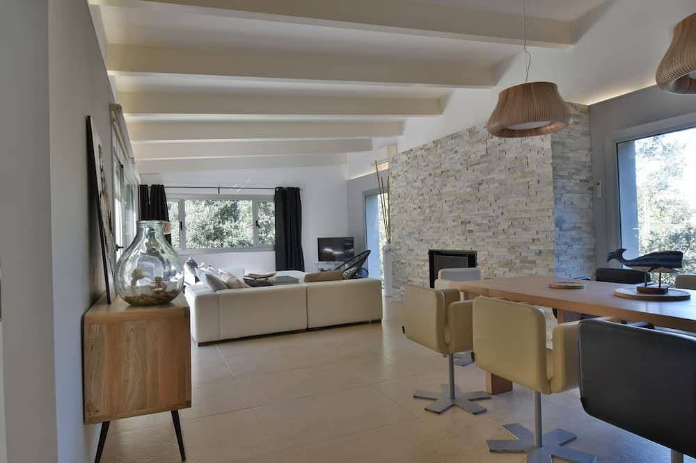Foto 11 von 30: Maison Contemporaine Avec Piscine à Mi-chemin Entre la Plage de Sa Tuna et Begur