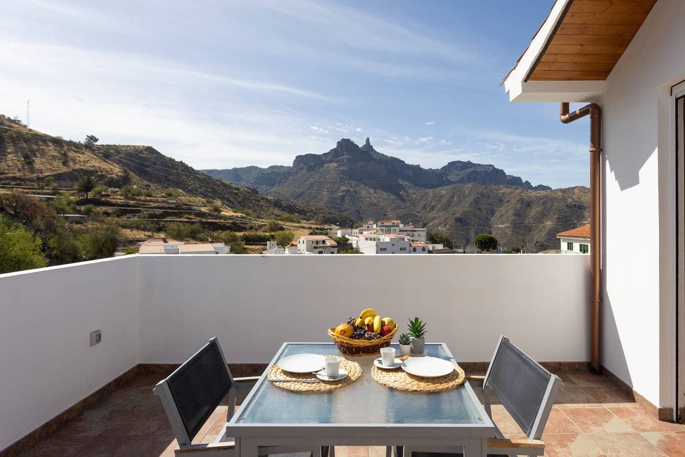 Im Naturpark mit Terrasse und Sicht auf Roque Nublo 1