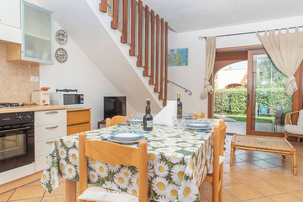 Foto 12 von 19: \"Villetta Olivastro\" with a large garden and in a quiet location