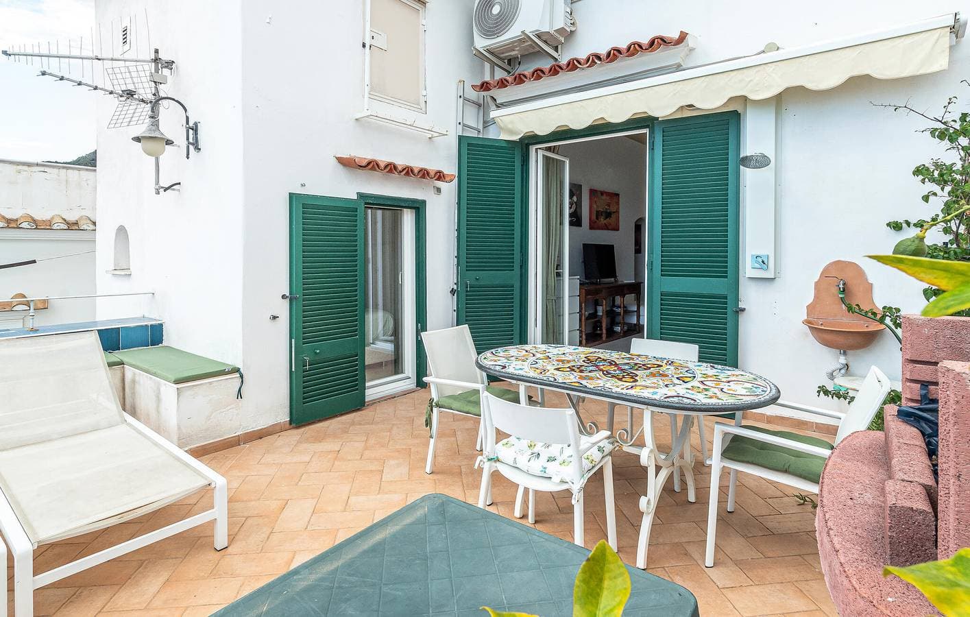 Foto 13 von 40: Rückzugsort am Meer mit Terrasse und AC in der Nähe von Spiaggia dei Ninnilli