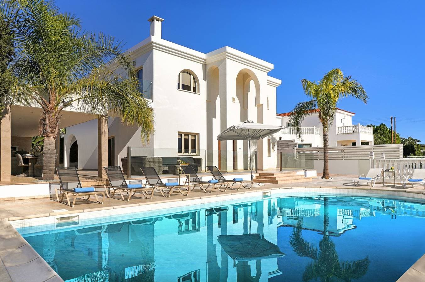 Villa 1