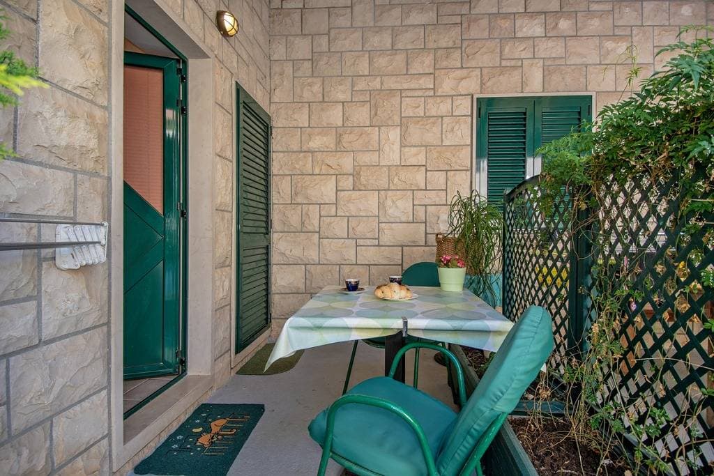 Foto 6 von 43: Zimmer in Bol mit Terrasse, Klimaanlage, W-Lan (3758-4)