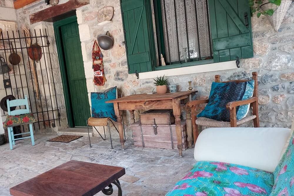 Foto 5 von 30: Traditionelles Steinstudio für Paare - Ländliche Lage (Kefalas nr Vamos)