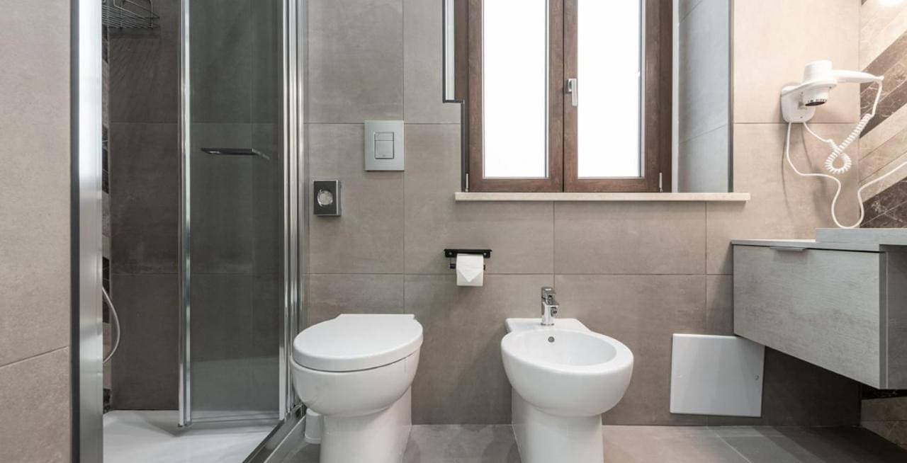 Foto 6 von 10: Double Room with Private Bathroom