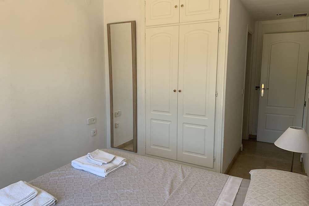 Foto 4 von 27: Duquesa Port, Südlage Erdgeschosswohnung, mit Terrasse