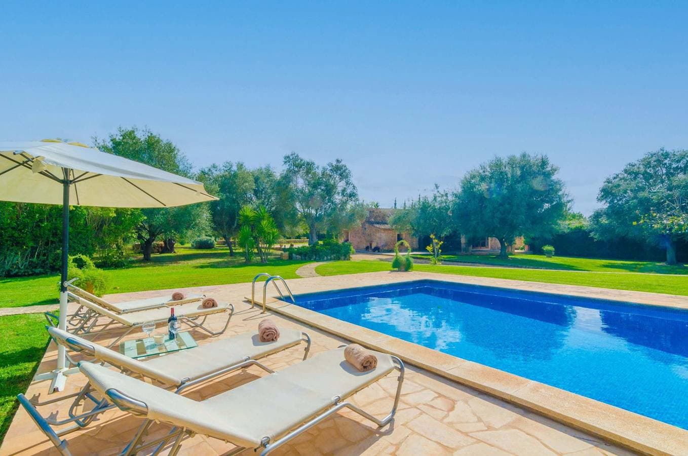 Foto 2 von 50: S'Era Nova - Schöne Villa mit privatem Pool, umgeben von einem schönen Garten. Wifi ist gratis.