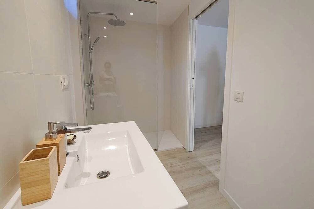 Foto 8 von 17: Jacuzzi Refurbished Loft / Beachfront Retreat
