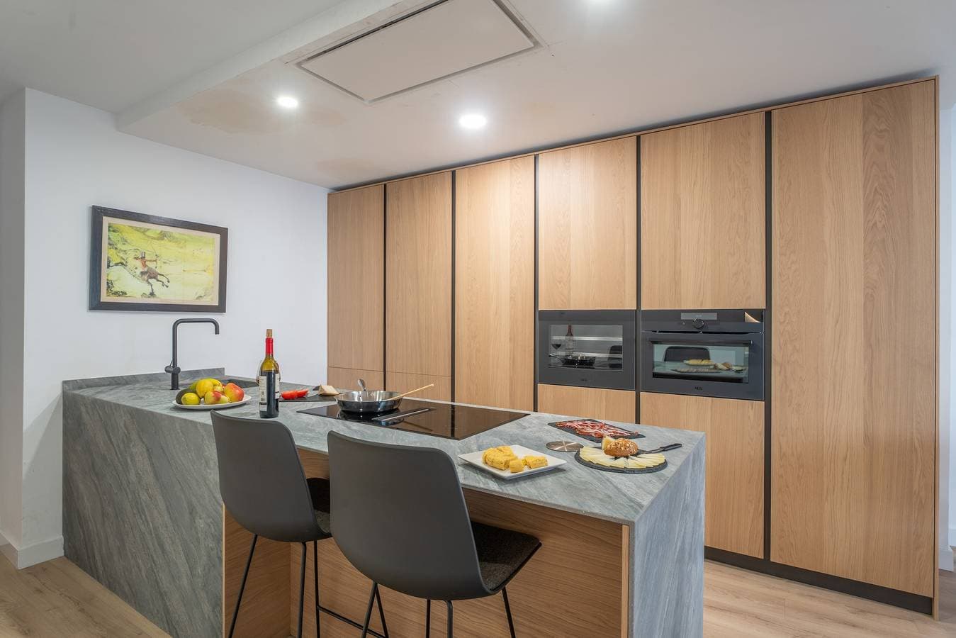 Foto 6 von 25: Ferienwohnung 'Apto 1B · Rincón Gourmet Alcalá' mit Balkon, WLAN & Klimaanlage