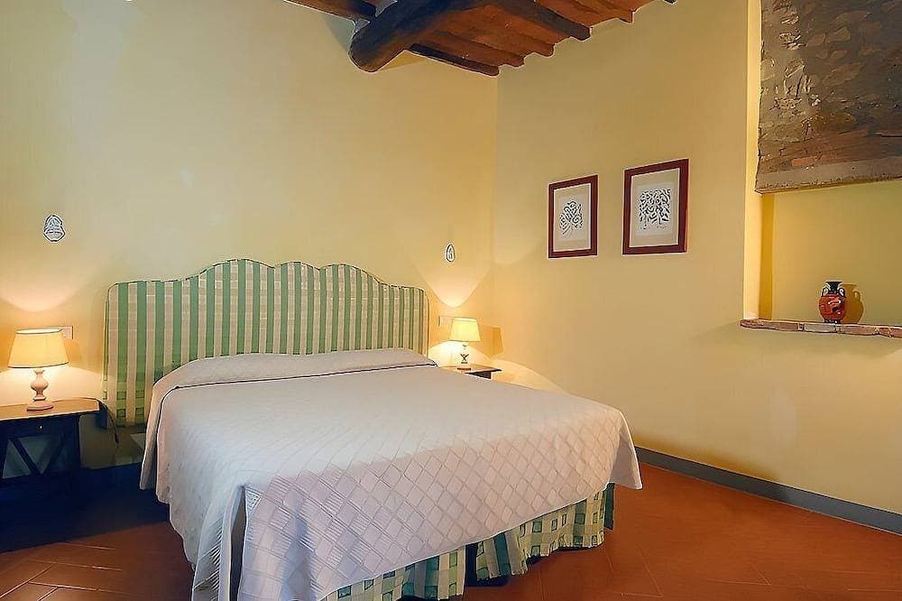 Foto 3 von 17: Casa Ramisia I: A characteristic and welcoming apartment that is part of an ancient country house surrounded by a wonderful park, with Free Wi-Fi.