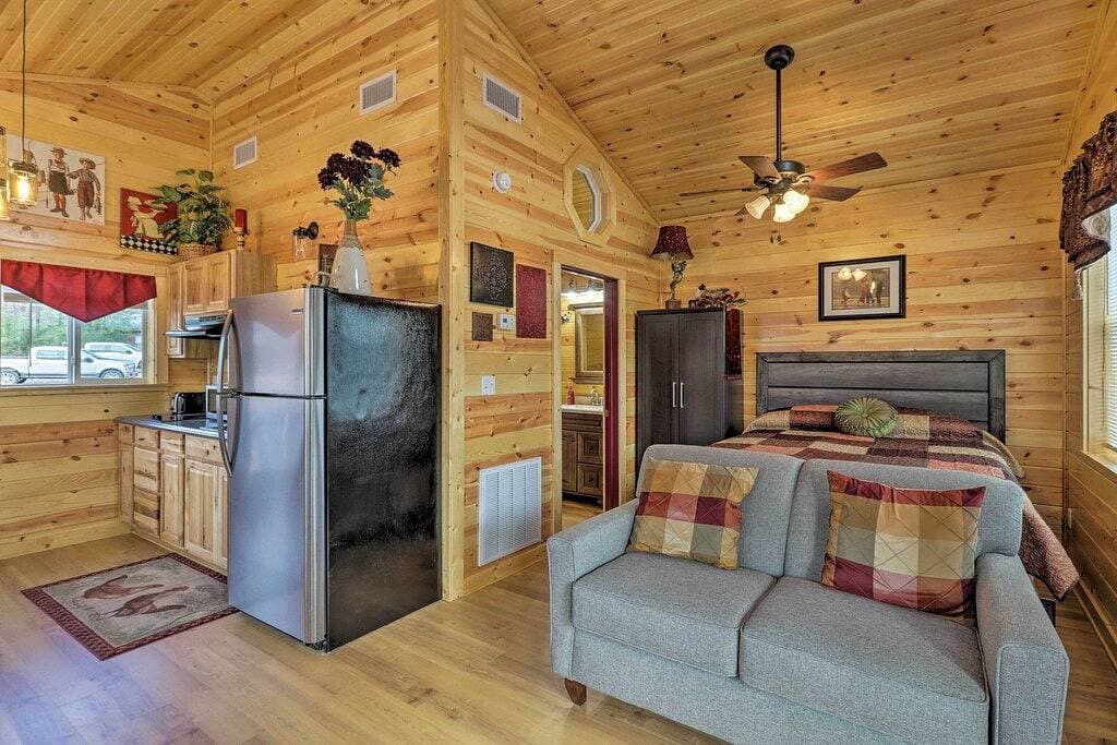 Foto 4 von 24: Neu! Gemütliche Heber Springs-Kabine mit Deck und Dock!