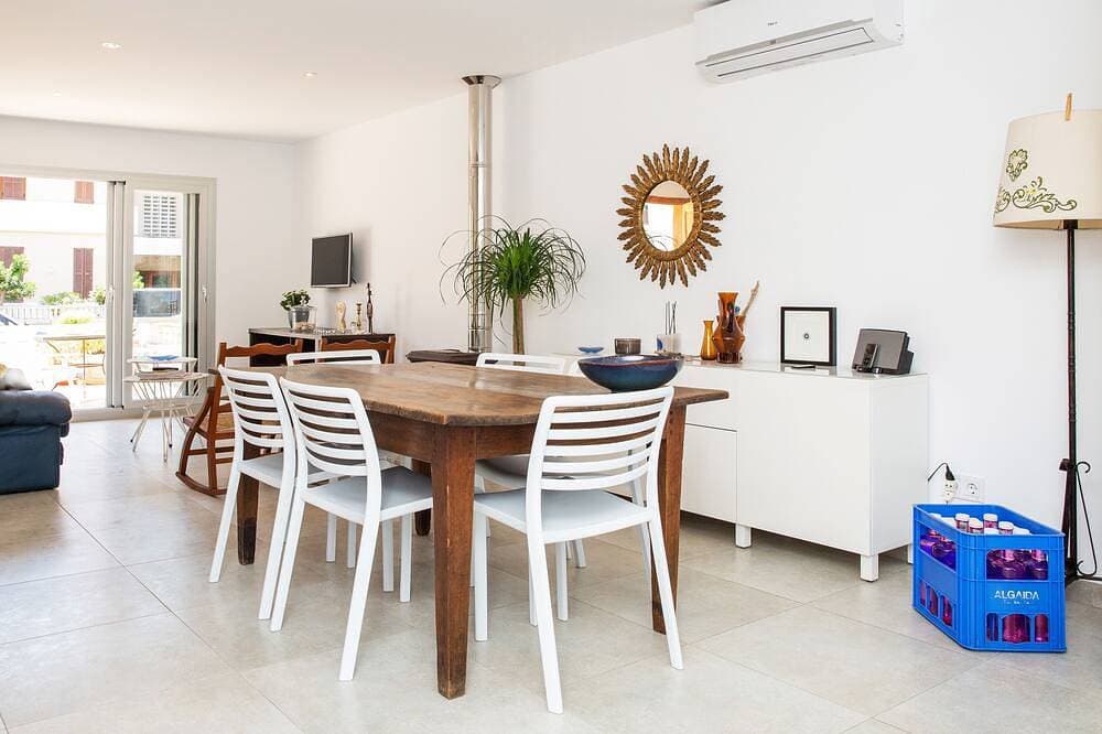 Foto 12 von 21: Neues Haus Am Strand Mit Pool, WIFI Und Klimaanlage