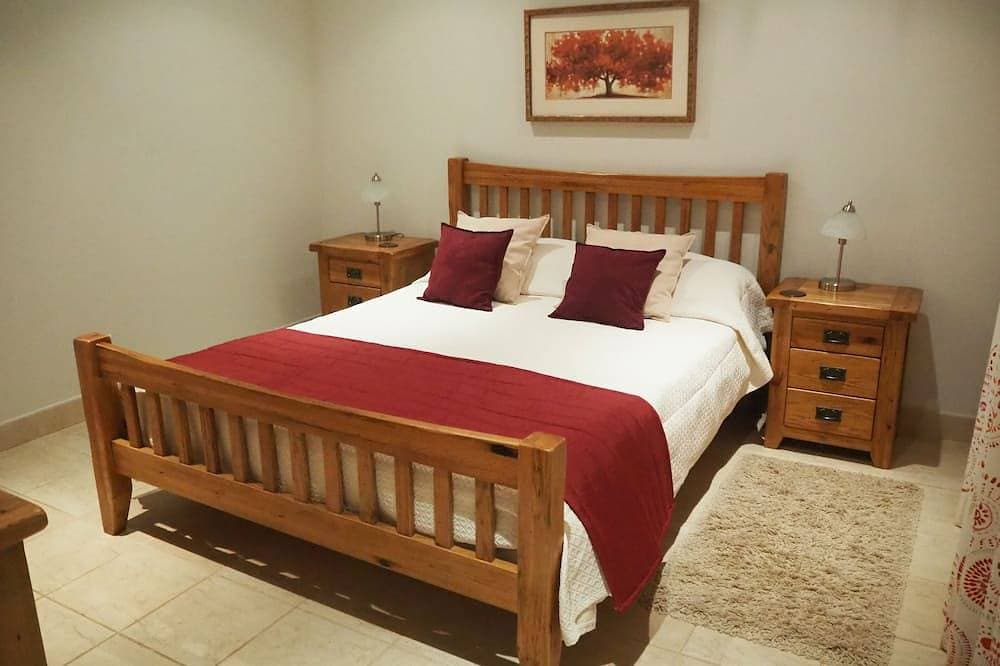 Foto 2 von 30: Atemberaubende 3 Schlafzimmer Reihenhaus, nahe dem Pool, in der Ansicht, Salema