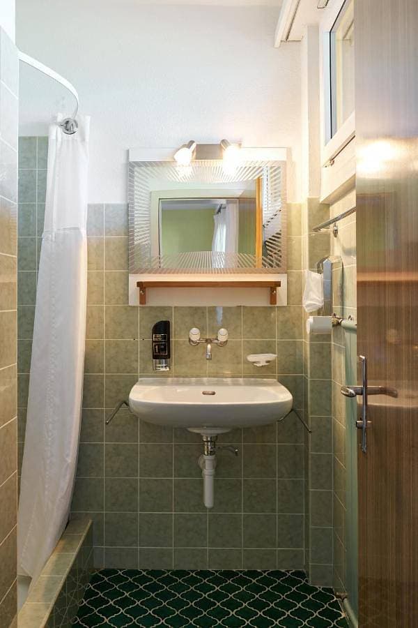 Foto 5 von 5: Quadruple Room